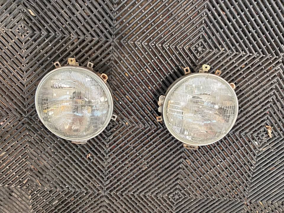 Jeep CJ Wrangler OEM Sylvania Halogen Head Lamps Lights Round Bright LED 7in