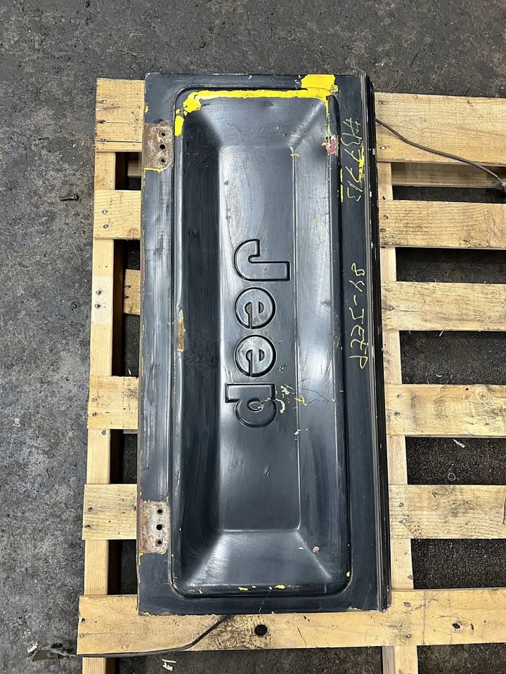 1984 Jeep CJ7/CJ8 Black Tailgate
